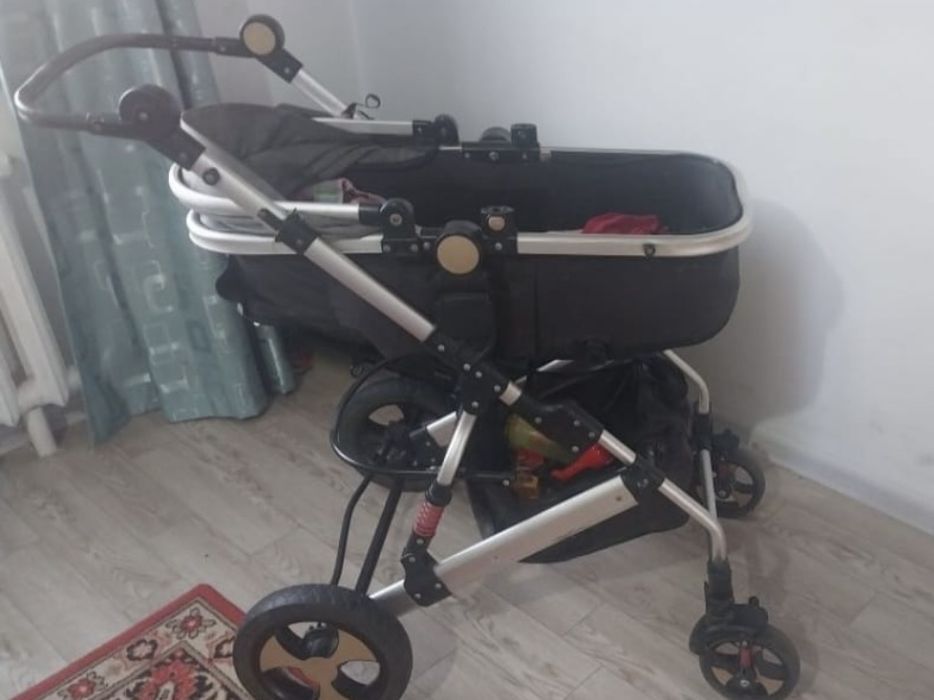 Продам коляску в отличном состояний