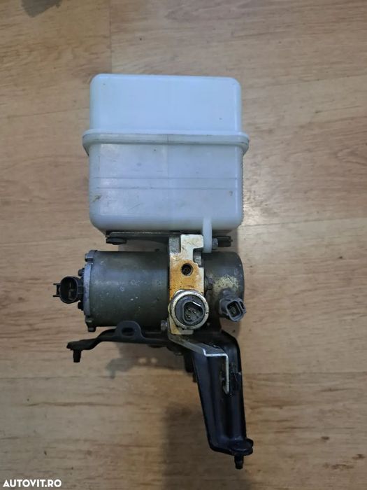 Pompa suspensie AHC pompa si motor de control al inaltimii Originala Toyota J100 Lexus LX470