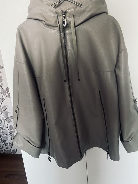 Куртка с капюшоном , экокожа
