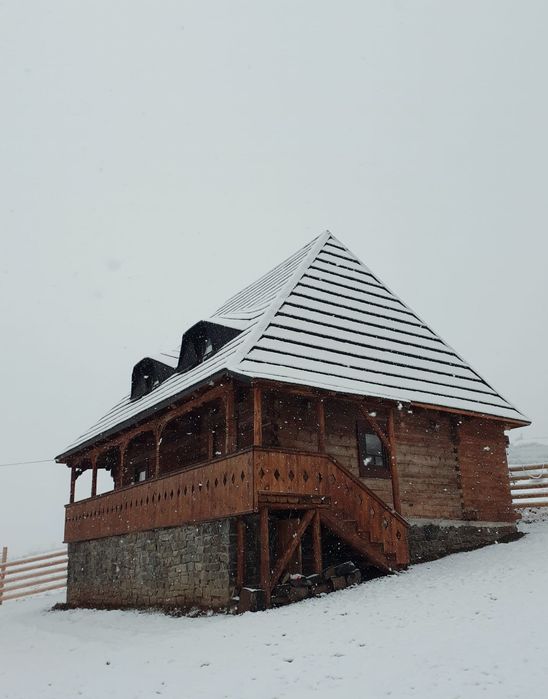 Casa Maramureșeană de închiriat.
