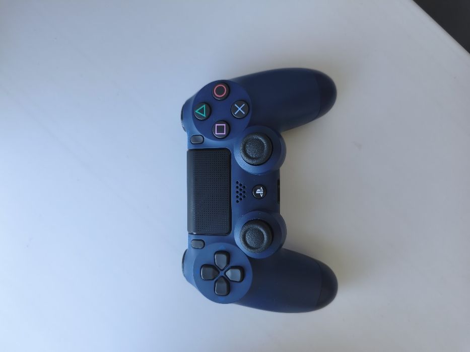 PlayStation 4 ...