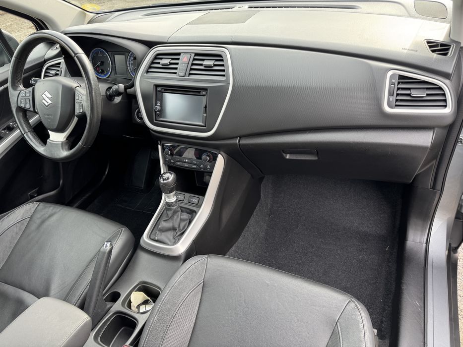 Suzuki SX4 S-Cross Panoramic Navi Clima Incalzire Scaune Led