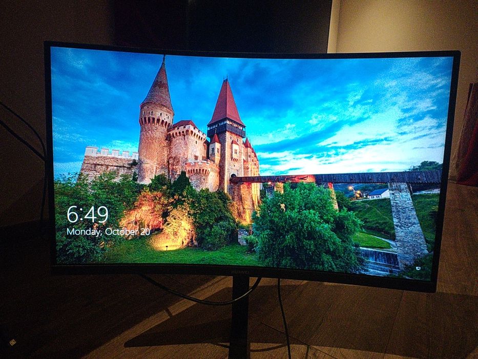 Monitor Huawei pt gaming, curbat