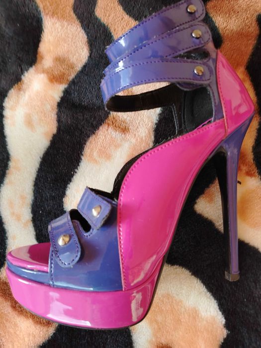 Обувки  високи  токчета Дарис