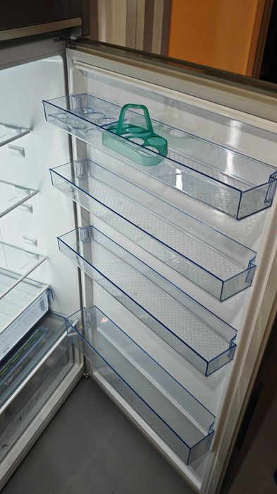 Vând Frigider Beko RDNE505E30ZXB, 450 litri, NoFrost, Touch Control