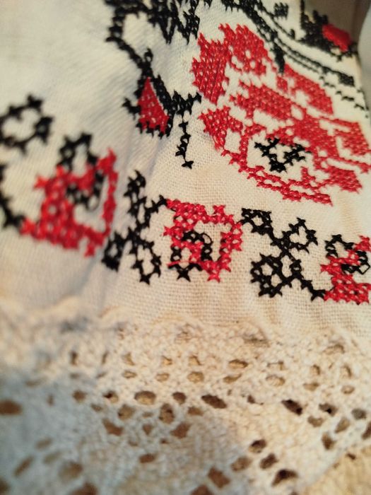 Rochie cu broderie manuală, stil tradițional – Vegas Luxury, mărimea M