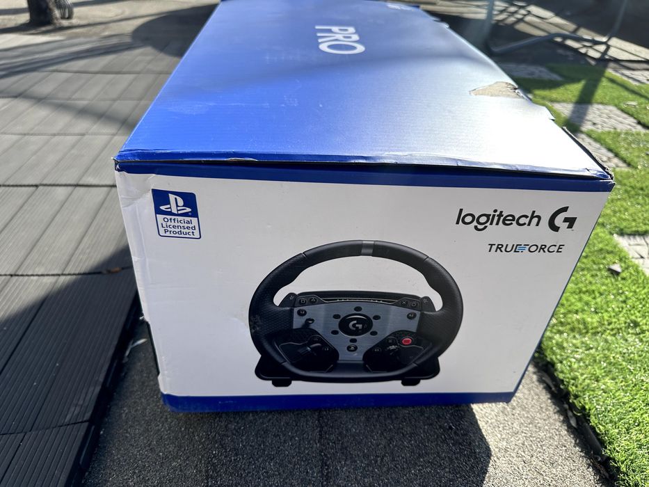 Racing Wheel Logitech Pro, почти нов, неизползван, волан, симулатор,