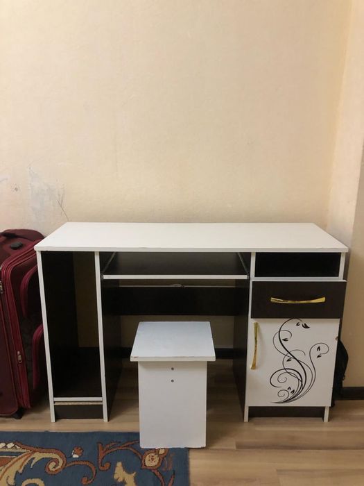 Срочно продам шкафы