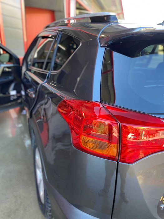 se vinde Toyta RAV 4