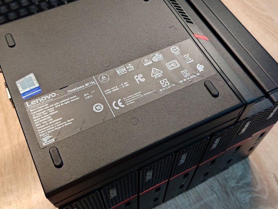 Lenovo Thinkcentre M715q Ryzen 5 Pro 2400GE 8/16GB RAM  128GB Samsung