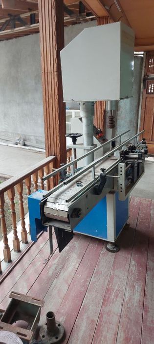 Kanistra ishlab chiqaradigan stanok