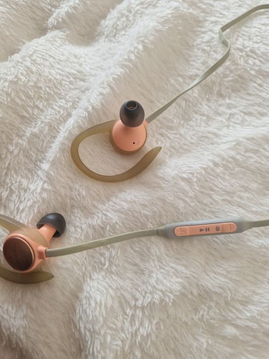 Vand sau schimb casti samsung