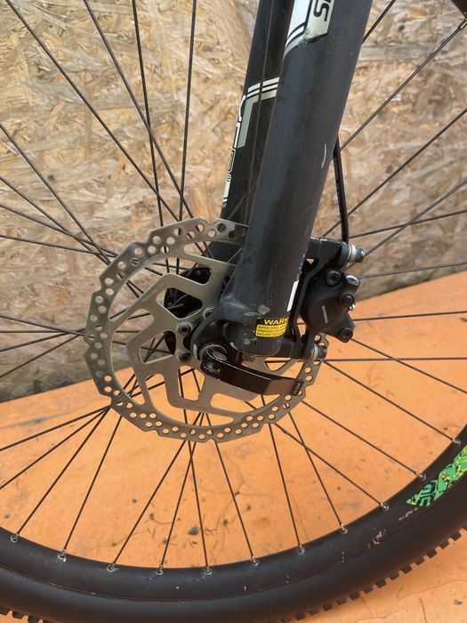 Bicicleta carrera kraken  frane pe disc hidraulice pe ulei roti 27.5” cadru aluminiu