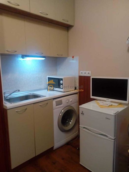 Дава се под наем Едностаен апартамент в Пловдив, Южен - 35 кв.м за 220 € - Снимка #3