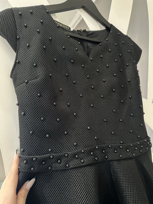 Вечернее черное платье