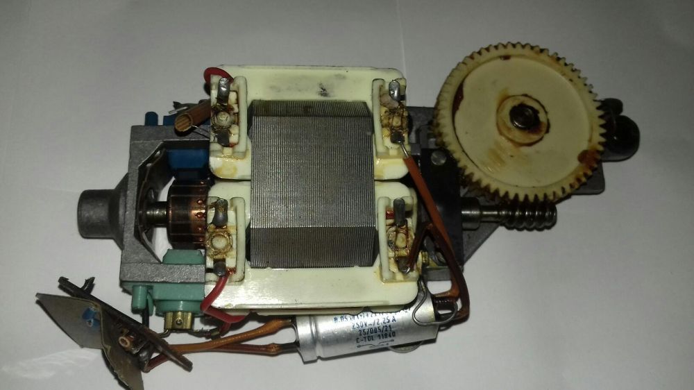 Motoare cu perii din electrocasnice,feliator,aspirator,risnita