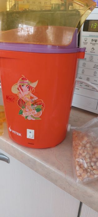 Попкорница Vitek