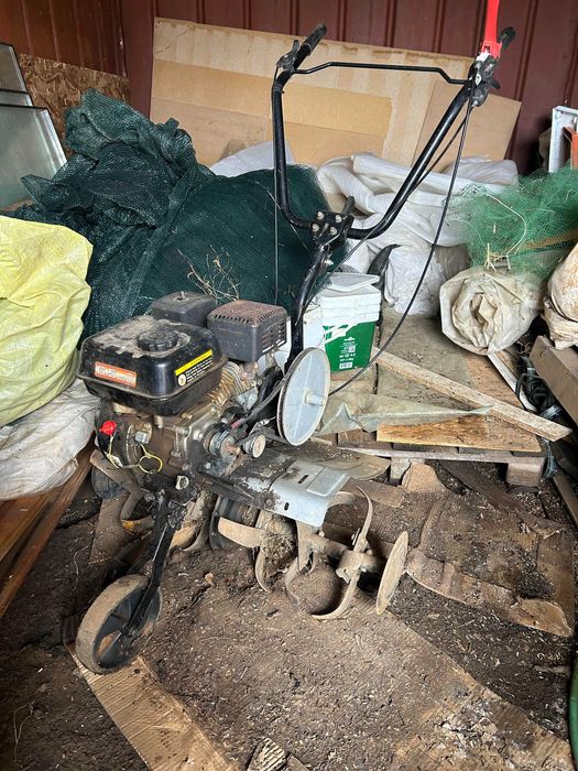 Продавам мото фреза