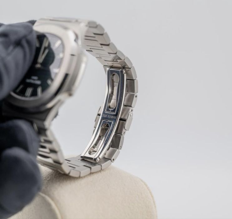 Patek Philippe Nautilus cu cadran verde