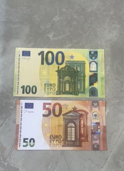 Реквизитни евро банкноти, пачки от €5, €10, €20, €50, €100, €200, €500