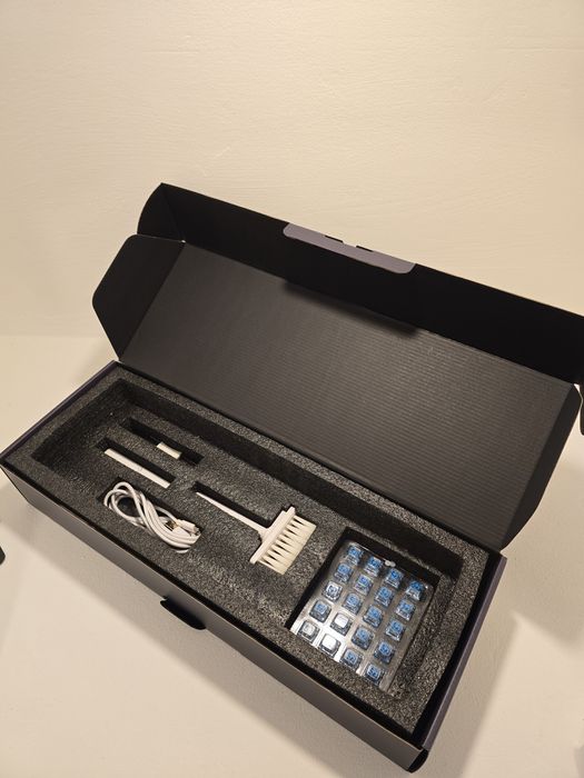 Tastatura gaming mecanica Aqirys Aludra, USB, Layout US, alb