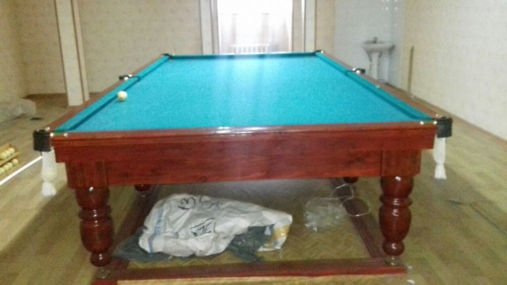 Bilyartni stol kiy Dan bowa xama narsasini bor