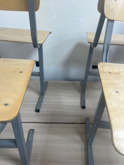 2 парты , 7 стулья