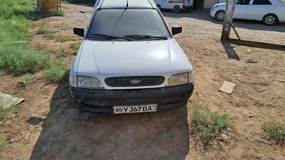 Ford escar 1997.