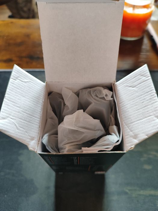 Зарядно за 4 joy-con джойстика за switch 2