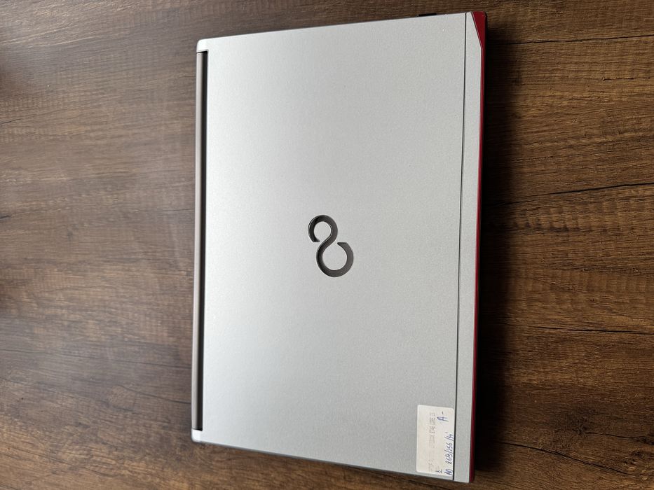 Laptop Fujitsu Lifebook E746 – 16GB RAM, SSD 256GB, Stare impecabila