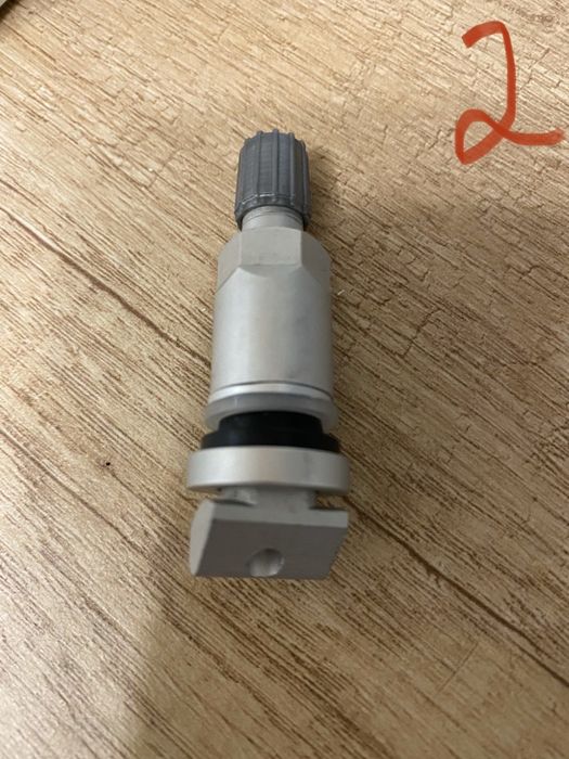 Vand valve metalice pentru senzori