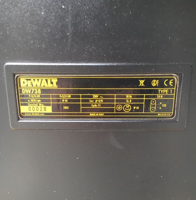 Fierastrau panglica Dewalt DW738