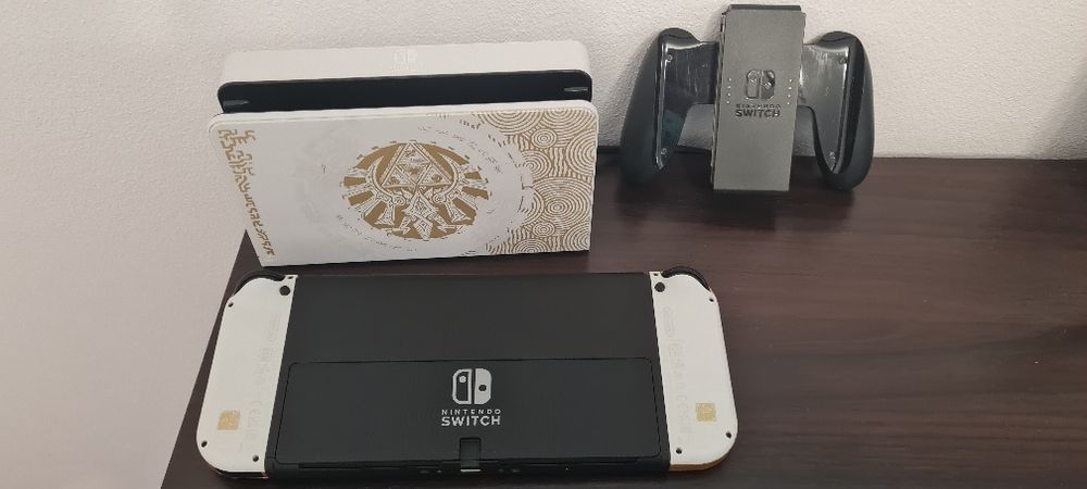 Consola Nintendo switch OLED Zelda Tears+ garantie Emag pana 07.2027