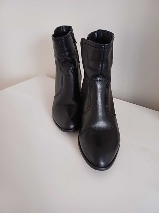 Продам ботинки Tamaris р.36