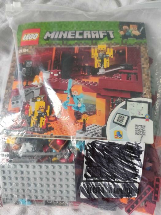 LEGO® Minecraft - Светещият мост 21154