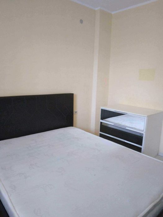 Дава се под наем Двустаен апартамент в Плевен, Широк център - 80 кв.м за 300 € - Снимка #1