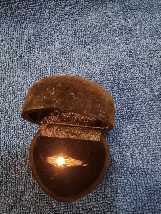 Златен пръстен с диамант 0,31к