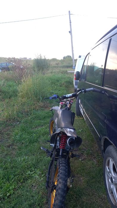 Vand Cross și atv 125 cc