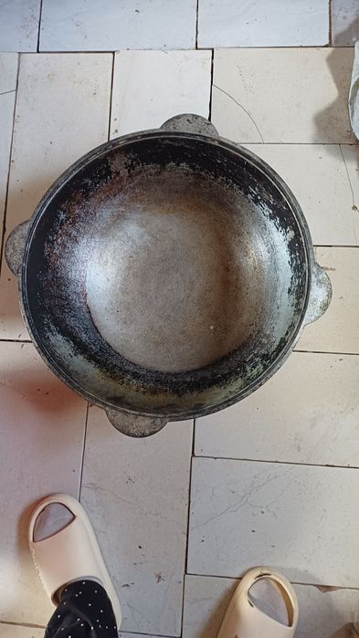 Продам Ковёр, кастрюля, тазик, тачка са