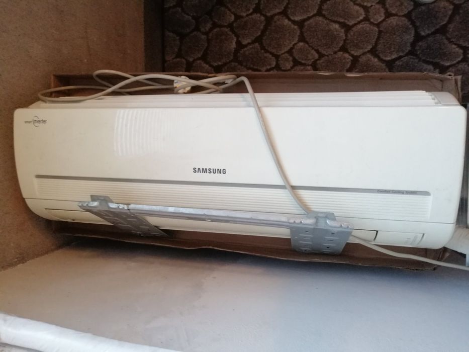Инверторен климатик Samsung AQV12FAN