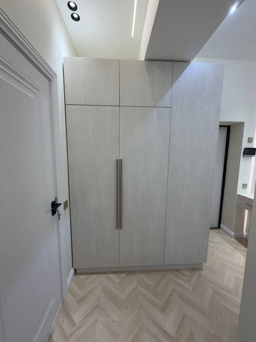 Продаётся 2 комнатная ЖК Poytaxt Residence 45квм;м2 ор-р: Ул.Махтумкул