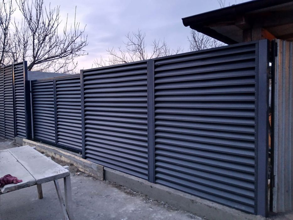 Construim garduri și porti