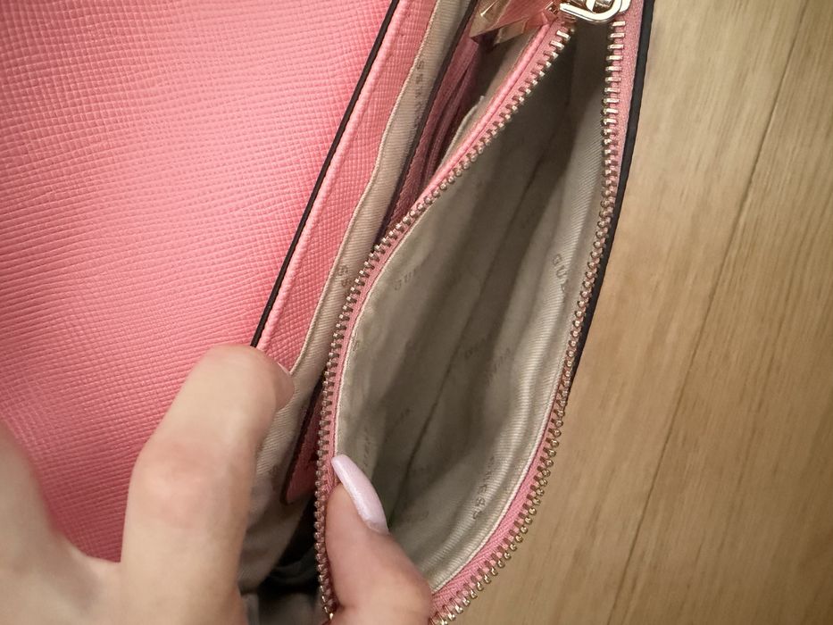 Дамска Чанта Guess