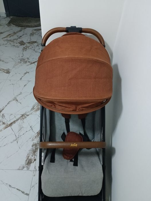 Продам коляску joie pact max