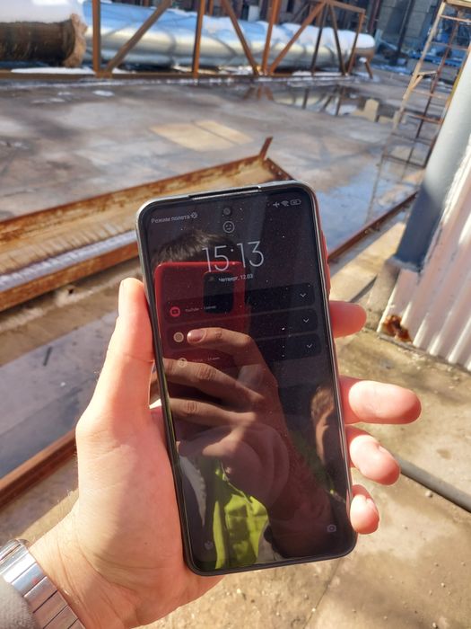 Айфон 11 64гб и редми нот 9про 128гб