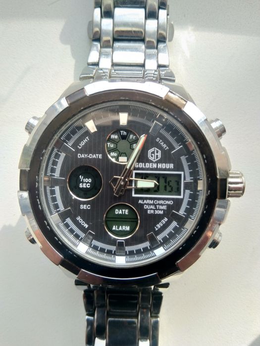 Часы кварцевые..