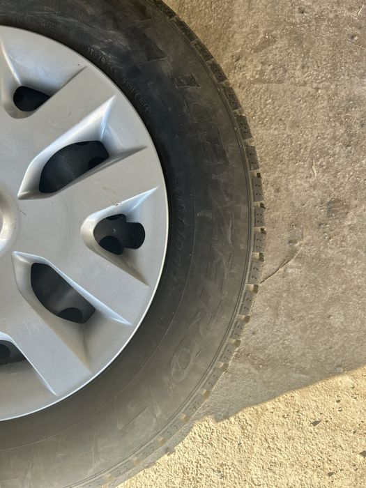 R16 зимние шины продам