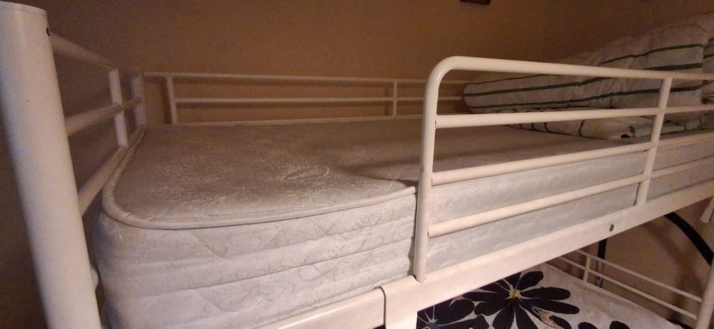 Pat ikea metalic supraetajat cu saltele