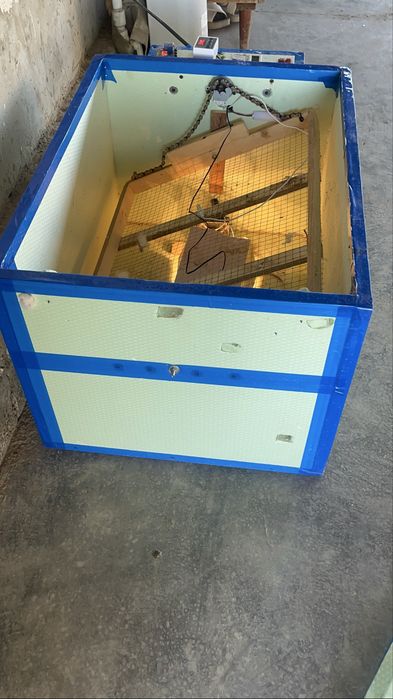 Inkubator sotiladi