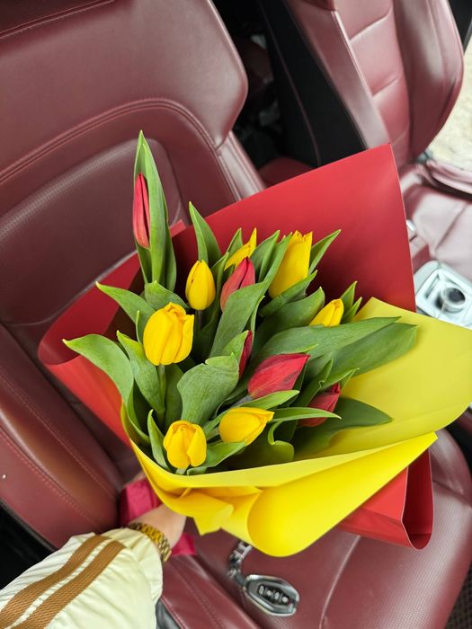 Готовые букеты корзины цветы живые